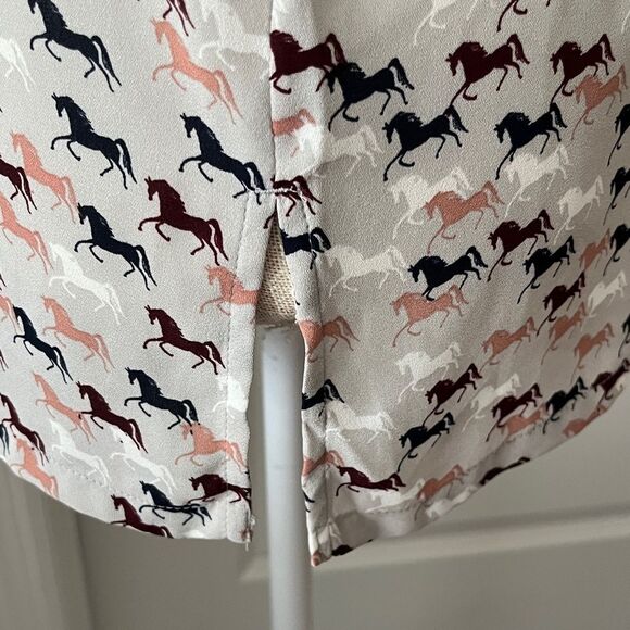 LOFT Multicolor Horse Print Blouse Tie Back SZ M NWT - Picture 9 of 10